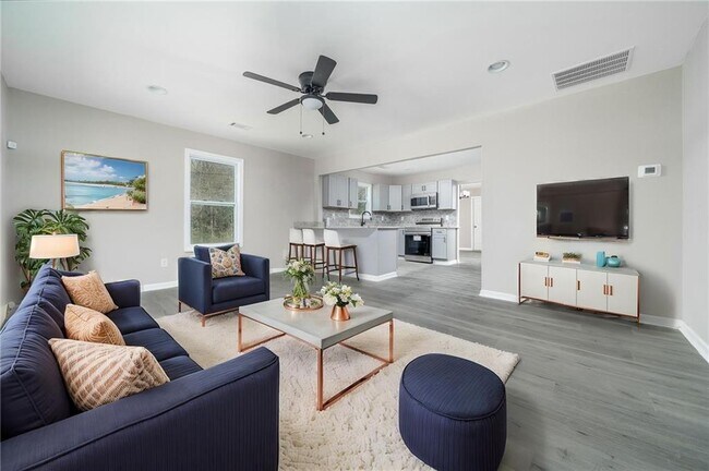 Building Photo - 665 S Eugenia Pl NW