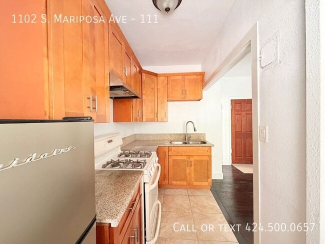 Building Photo - 1102 S Mariposa Ave