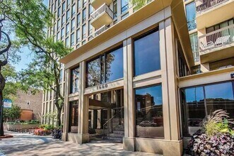 Building Photo - 1660 N La Salle Dr