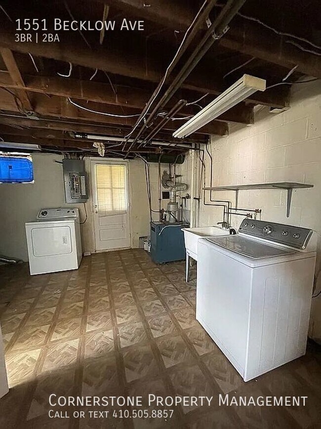 Building Photo - 3 beds | 1.5 baths | $1499 | 1551 Becklow ...