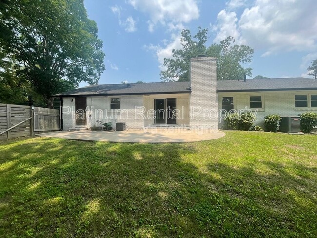 Building Photo - 2216 Shancey Ln