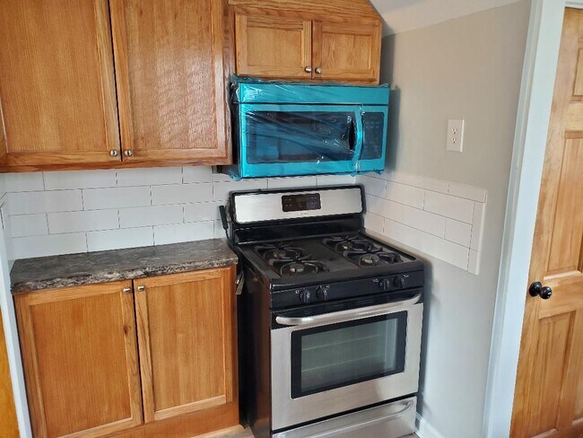 Kitchen - 1705 Columbia Ave