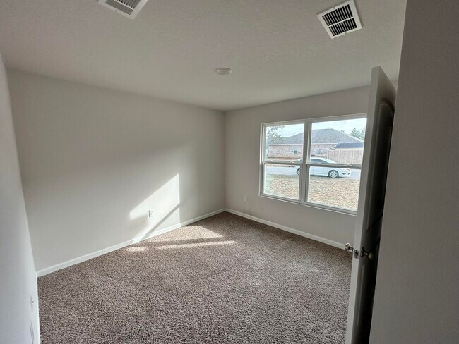 Building Photo - 3293 Chapelwood Dr