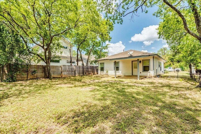 Building Photo - 6801 Porter St