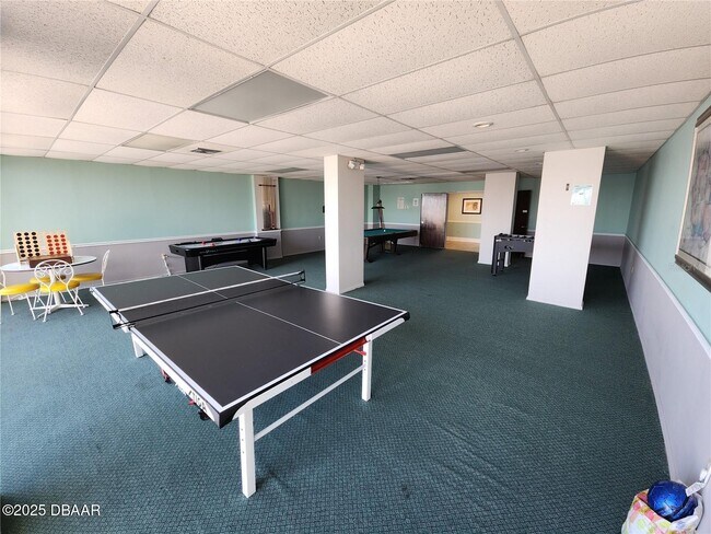 Building Photo - 935 N Halifax Ave