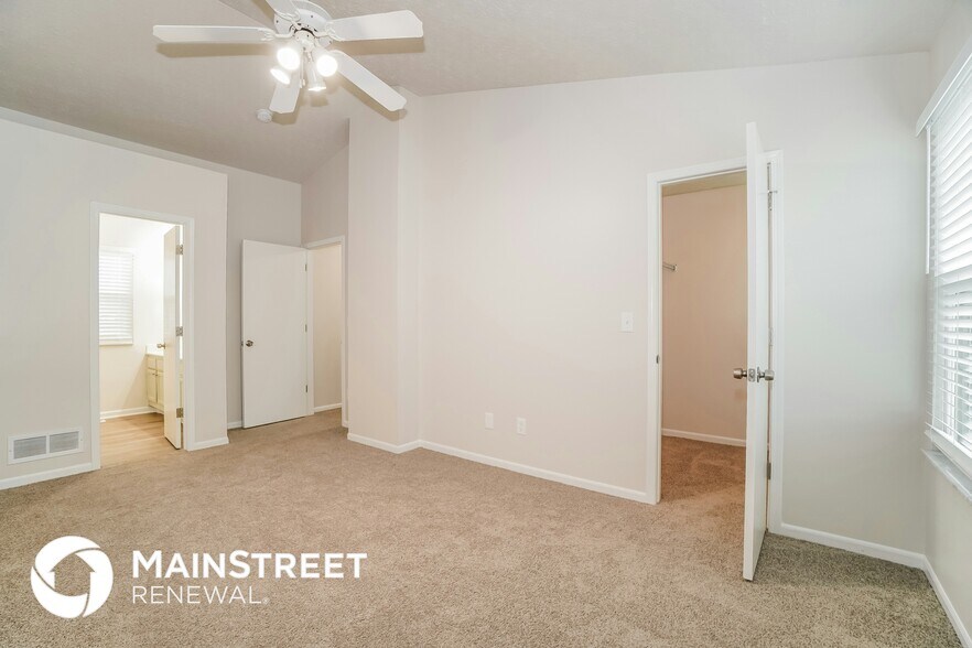 Building Photo - 6582 Cloverlawn Cir