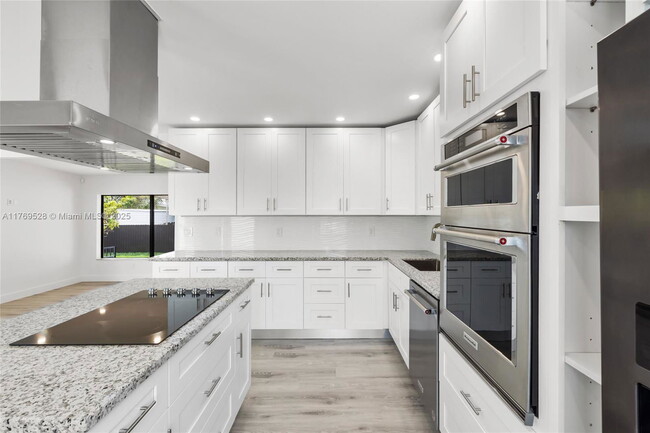 Building Photo - 8550 SW 28th St