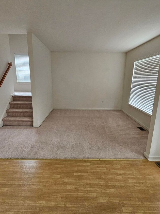 Building Photo - 830 Woodline Dr