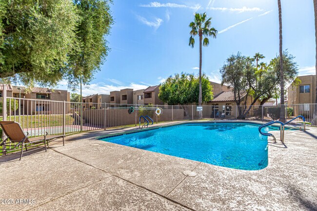 Building Photo - 5877 N Granite Reef Rd