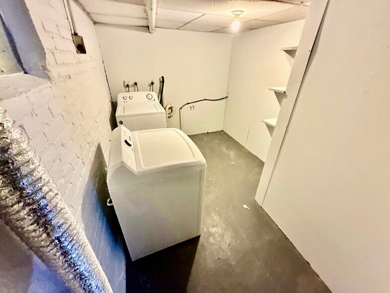 Building Photo - 3321 California St