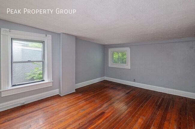 Building Photo - 522 Probasco St