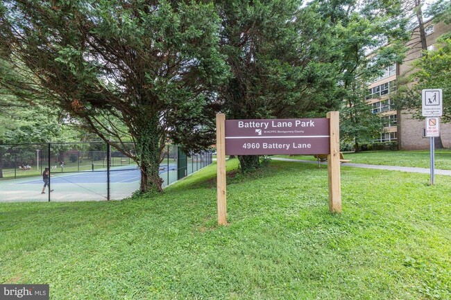 Building Photo - Beautiful 1BR/1BA in Downtown Bethesda. Al...