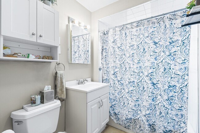 Building Photo - 31 E Foster St