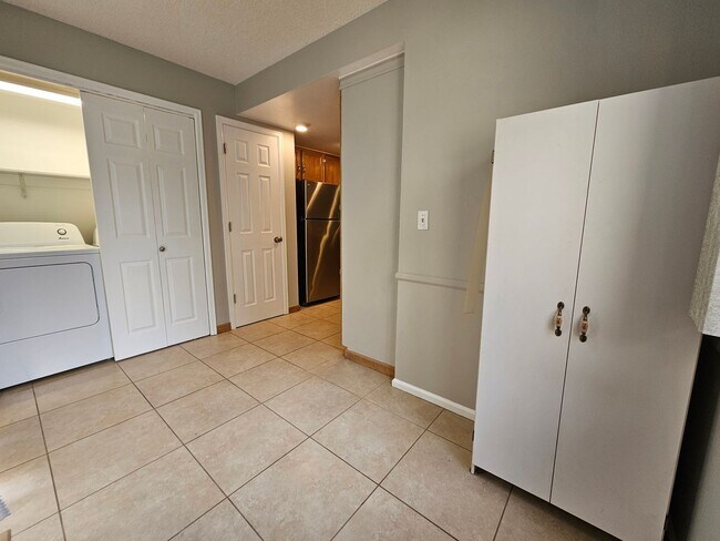 Building Photo - Aurora Highlands 3 Bed 2 1/2 Bath House w/...