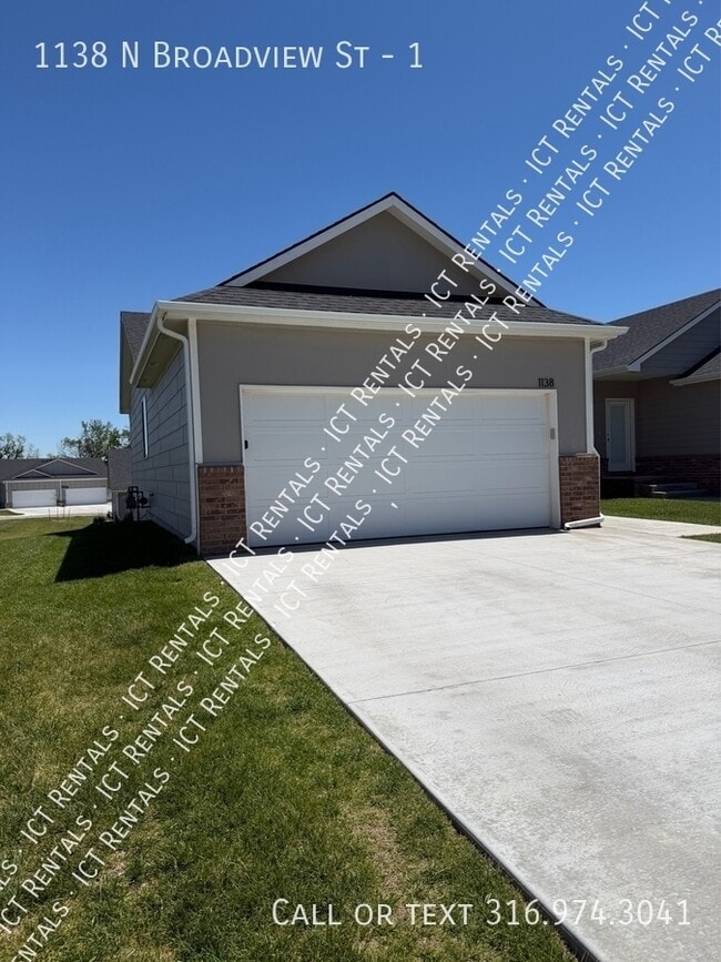 Building Photo - 1138 N Broadview St