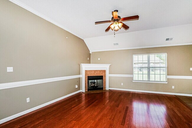 Building Photo - 8390 Pinnacle Dr