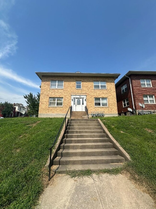 Primary Photo - 801 E McCarty St