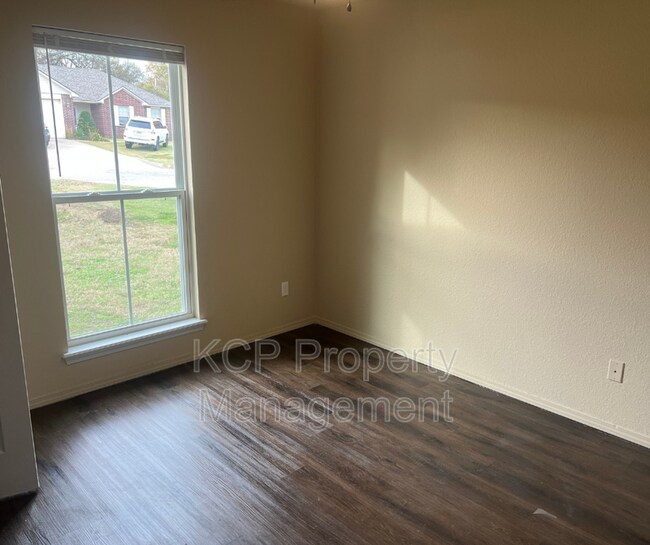 Building Photo - 2014 N 55th Pl