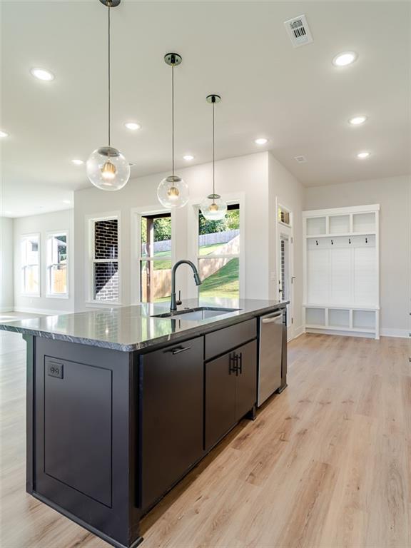 Building Photo - 1317 Bunker Dr