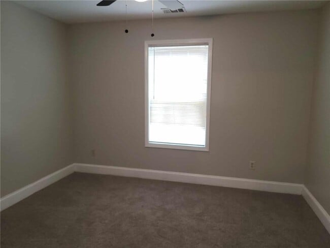 Building Photo - 3873 King Edward Trail SW