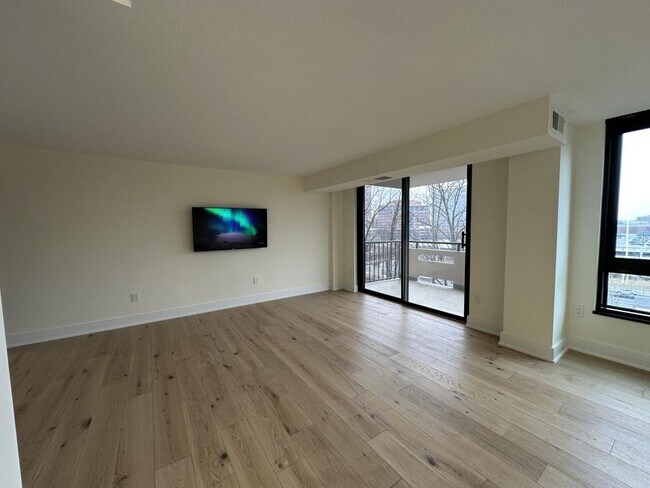 Building Photo - 1808 Old Meadow Rd