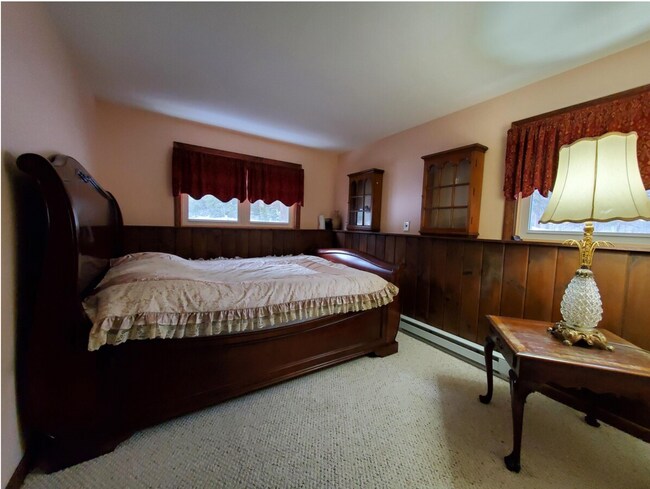 Building Photo - Enfield - 3 Bed, 2 Bath fully furnished home with a loft - $3000