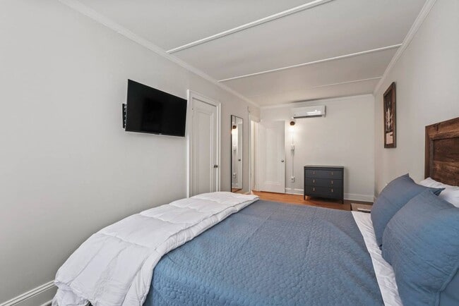 Building Photo - 38 George St