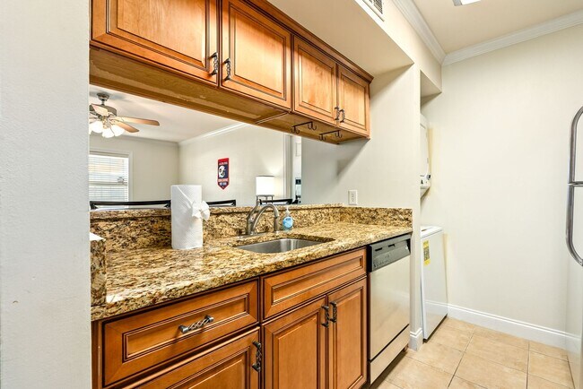 Building Photo - 121 Wright St