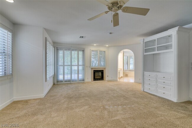 Building Photo - 174 Buena Ct