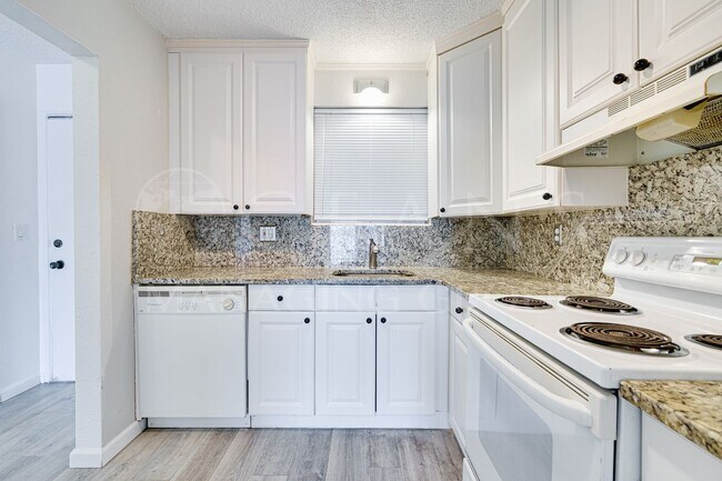 Building Photo - Riverfront 1-Bedroom Condo with Intracoastal Views – Daytona Beach, FL