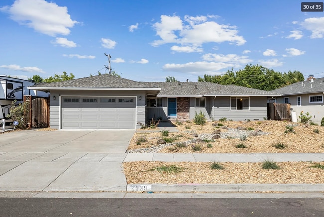 Primary Photo - Light and Bright 3 Bedroom/ 2 Bath Home on...