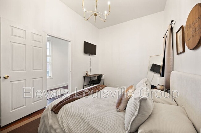 Building Photo - 915 S Shelby St