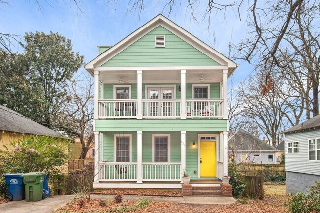 Building Photo - 829 Marcus St SE