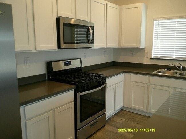 Building Photo - 670 Wisteria Ln