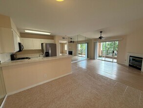 Building Photo - Beautiful Condo Located in the Heart Of Ca...