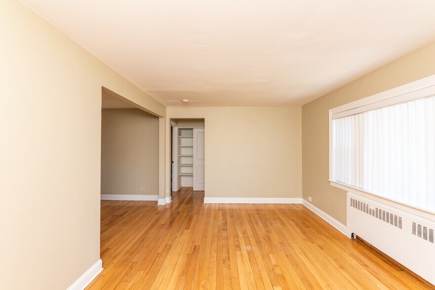 Building Photo - 227 Custer Ave