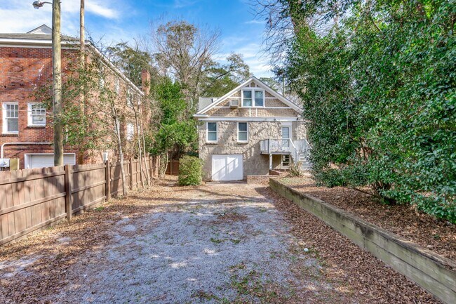 Building Photo - Leasing Now! - Charming 3-Bed, 2-Bath Stone Cottage in Shandon/Wales Garden - Walk to 5 Points!