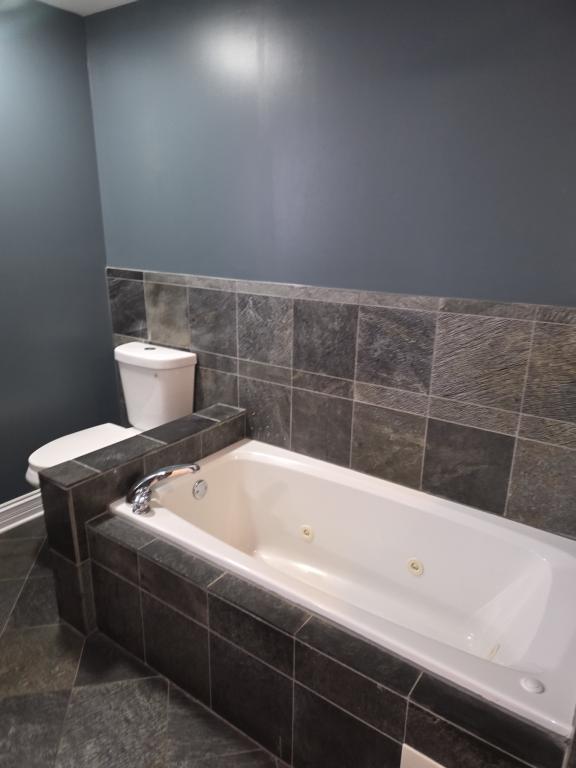 Building Photo - 4824 S King Dr