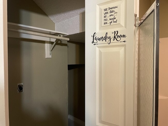 Building Photo - 101 Martingale