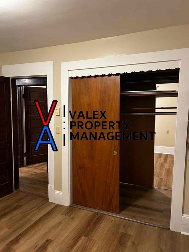 Building Photo - Welcome to your newly remodeled 2-bedroom, 1-bathroom apartment in beautiful Clarks Summit, PA