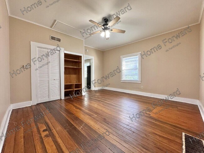 Building Photo - 348 Davis Ct