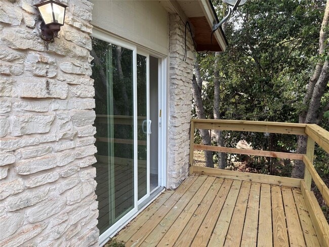 Building Photo - 11913 Rennalee Loop
