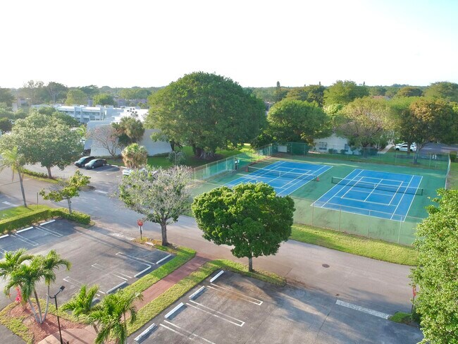 Building Photo - 2900 Fiore Way