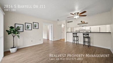 Building Photo - 2814 S Bartell Dr