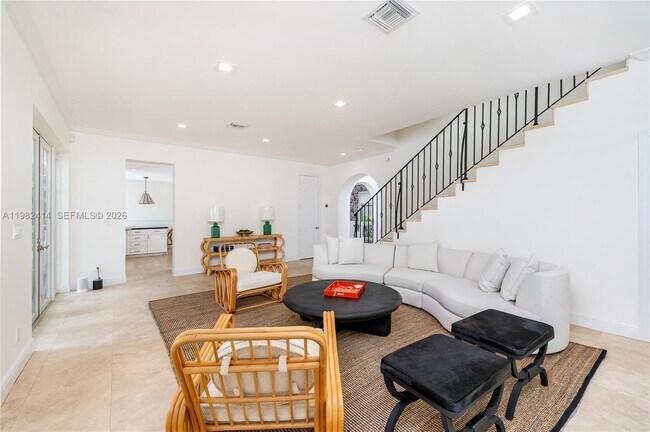 Building Photo - 760 Glenridge Rd