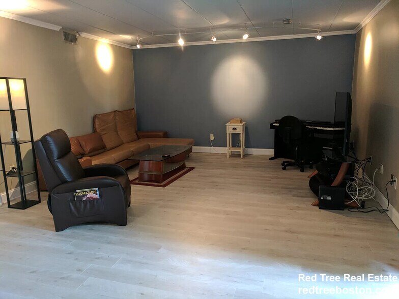 Building Photo - 53 Angleside Rd