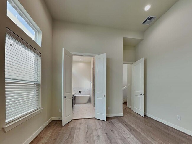 Building Photo - 6373 Paddington Bnd Dr