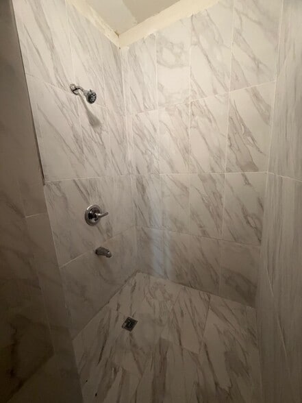 Building Photo - 753 Flatbush Ave