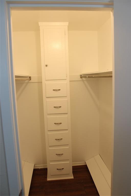 Building Photo - 104 S Lois Ln