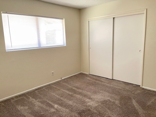 Building Photo - 1396 Terrace Dr